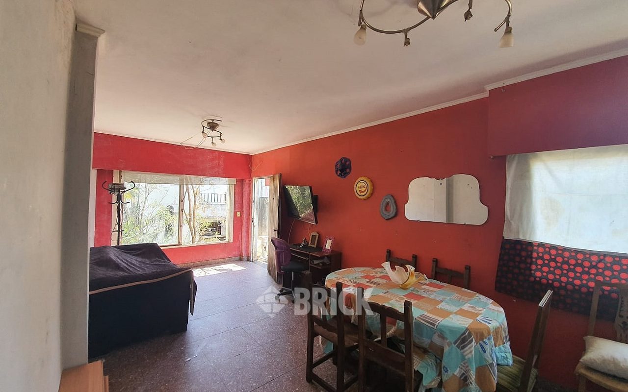 FERNANDEZ MORENO al 3700 Piso 1° 3