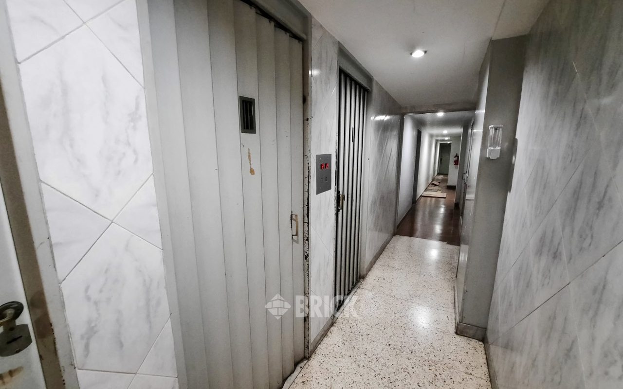 SARMIENTO al 2000 Piso 5 22