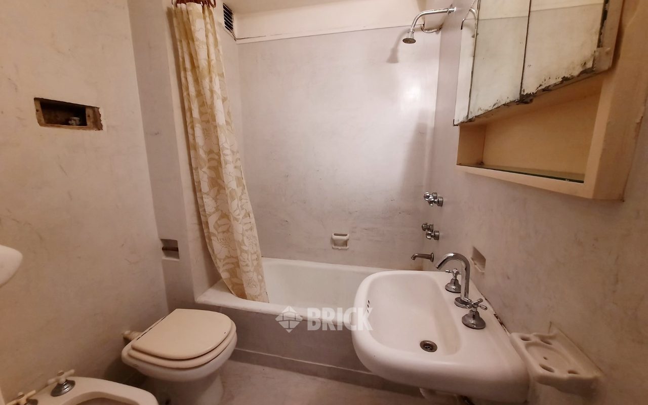 ALVEAR, MARCELO T. DE al 900 Piso 1 11