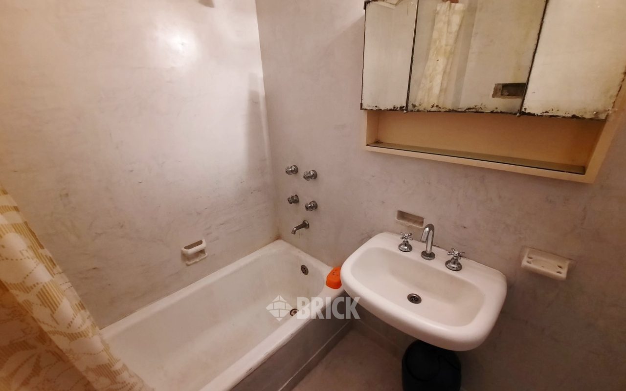 ALVEAR, MARCELO T. DE al 900 Piso 1 12