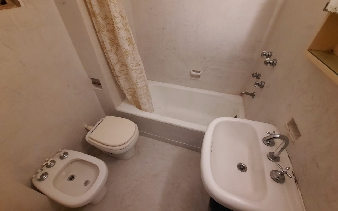 ALVEAR, MARCELO T. DE al 900 Piso 1 13