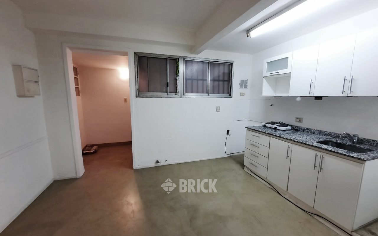 ALVEAR, MARCELO T. DE al 900 Piso 1 16