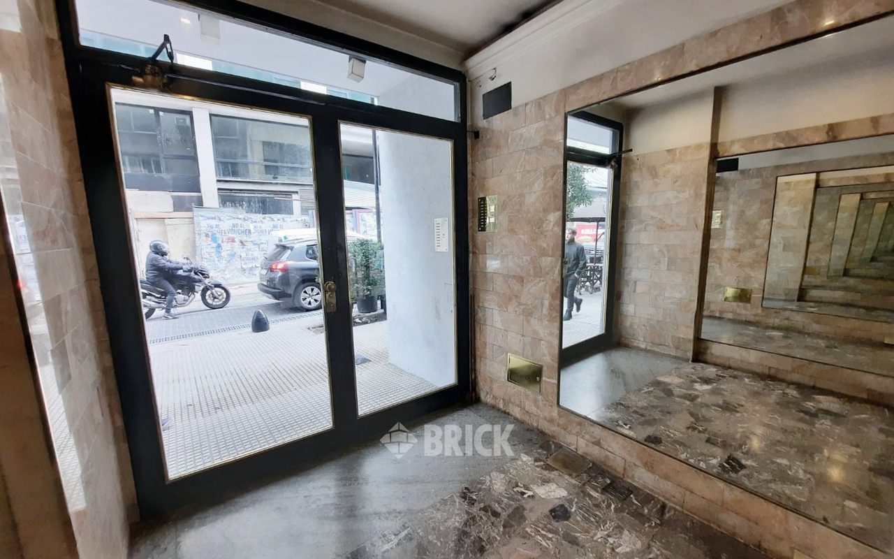 ALVEAR, MARCELO T. DE al 900 Piso 1 21