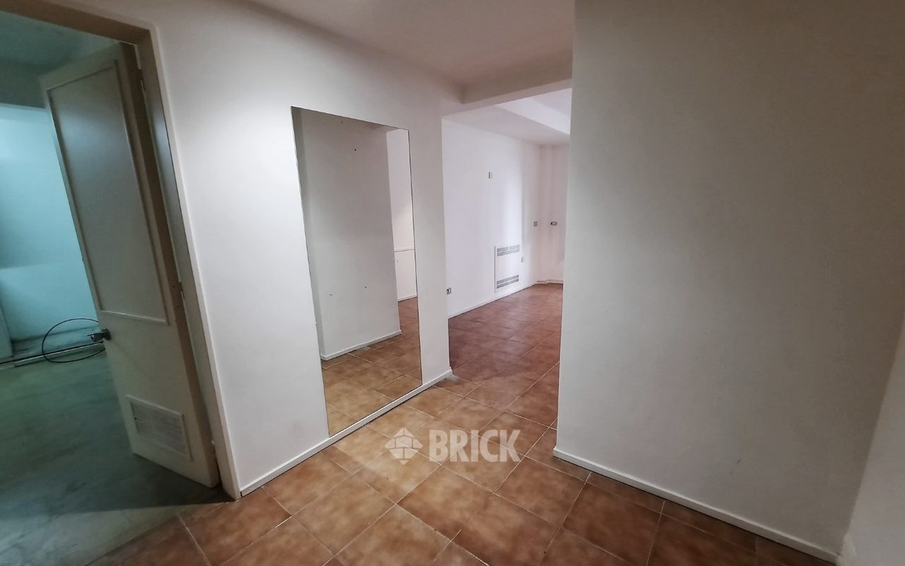 ALVEAR, MARCELO T. DE al 900 Piso 1 6