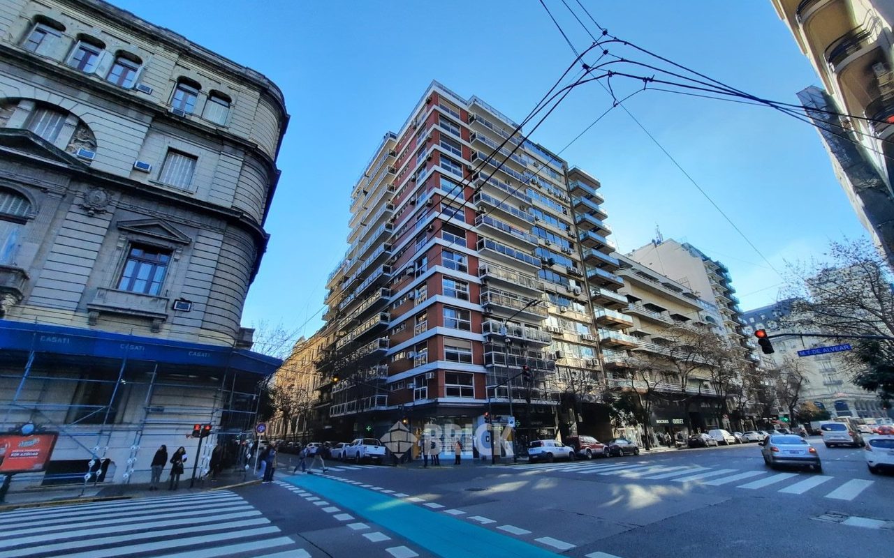 ALVEAR, MARCELO T. DE al 1800 Piso 1 30