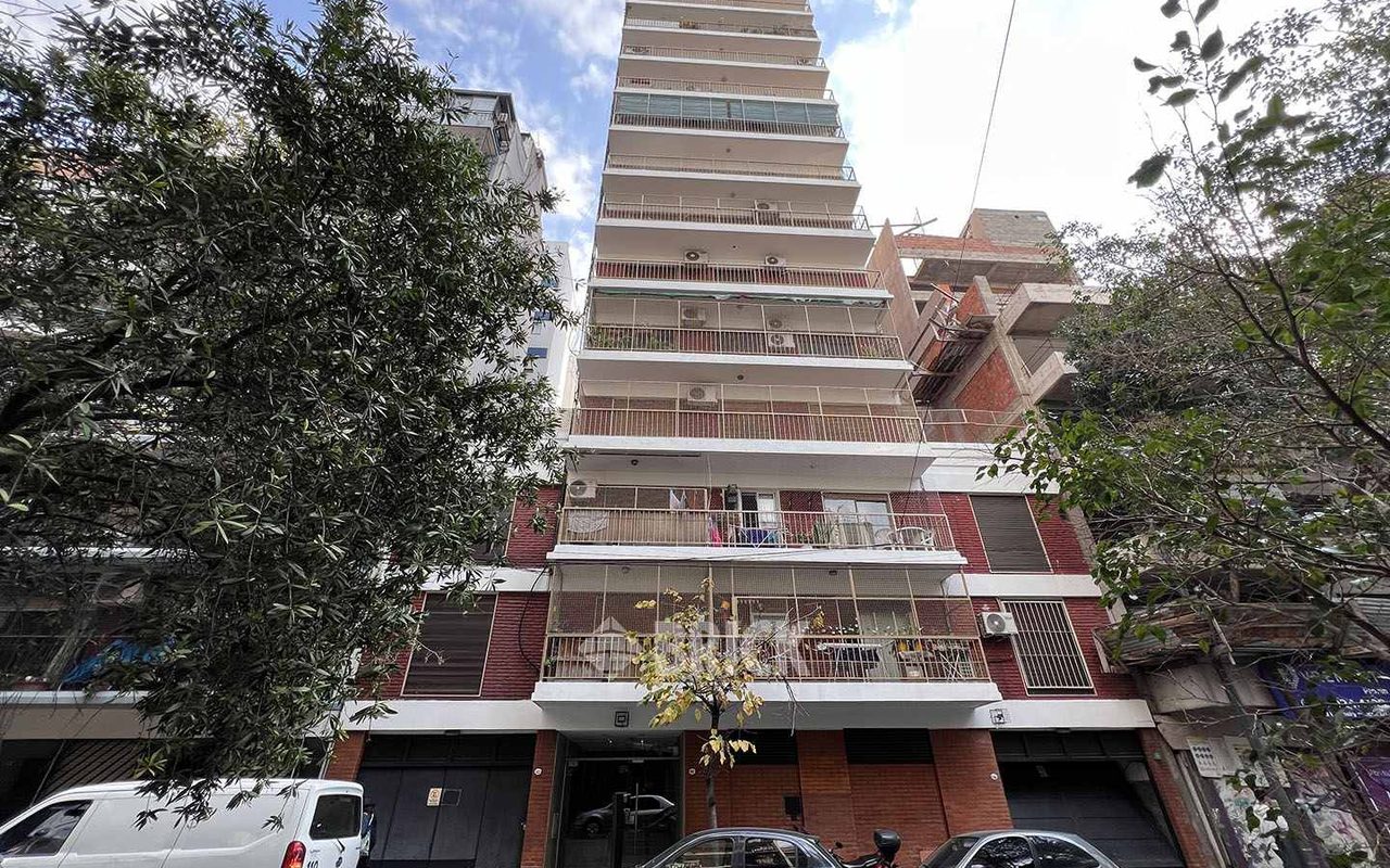 LAMBARE al 1100 Piso 9 10