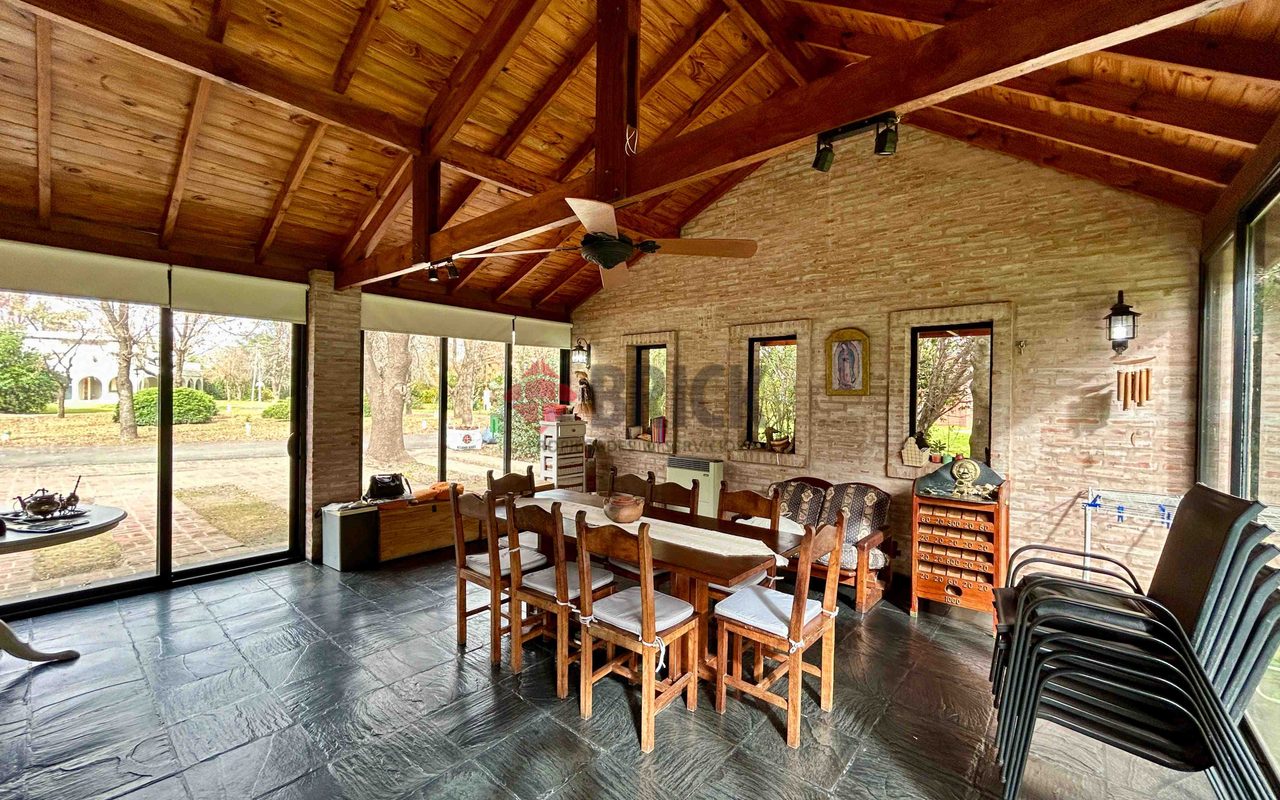 GOLFERS COUNTRY CLUB 8