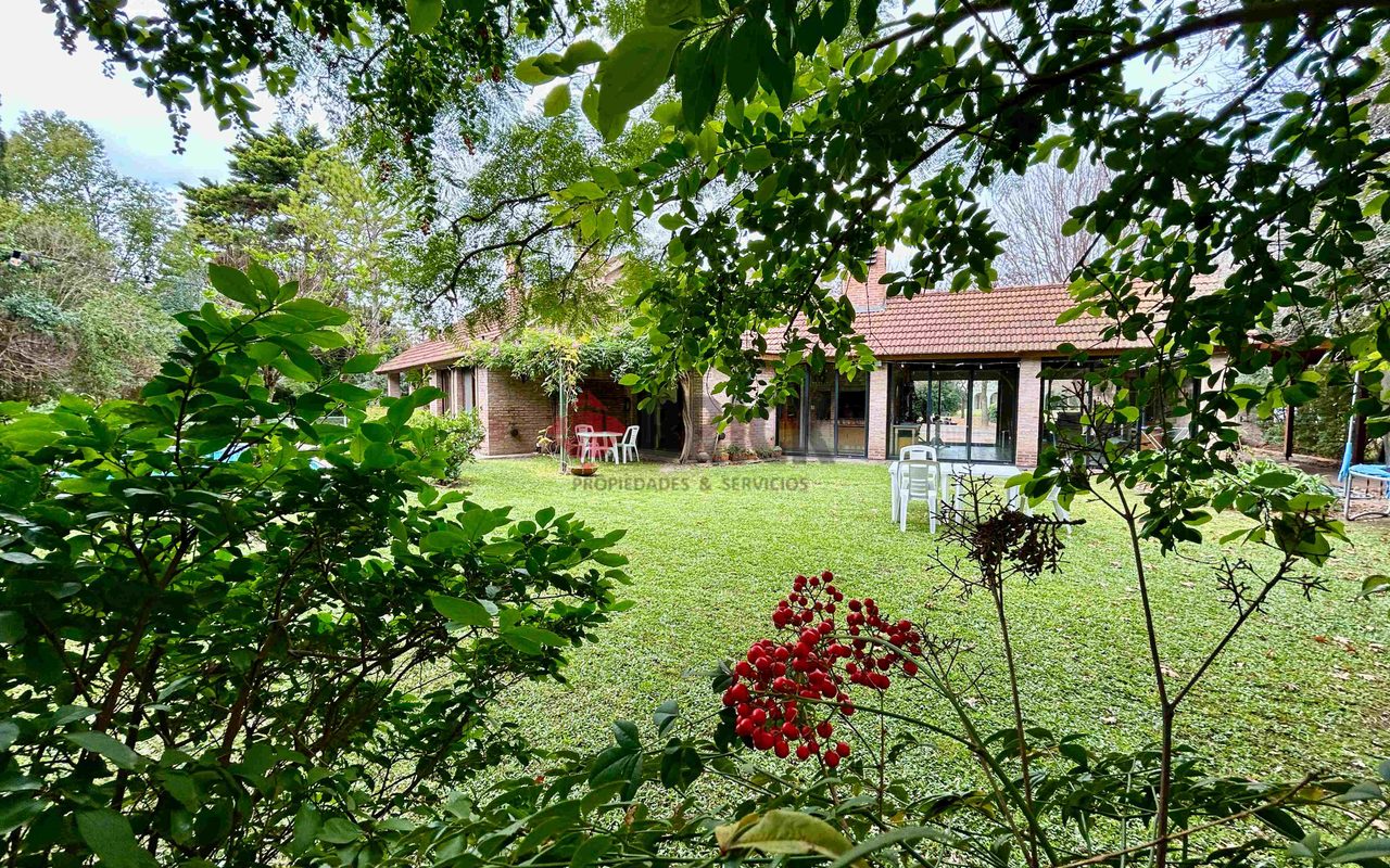 GOLFERS COUNTRY CLUB 24