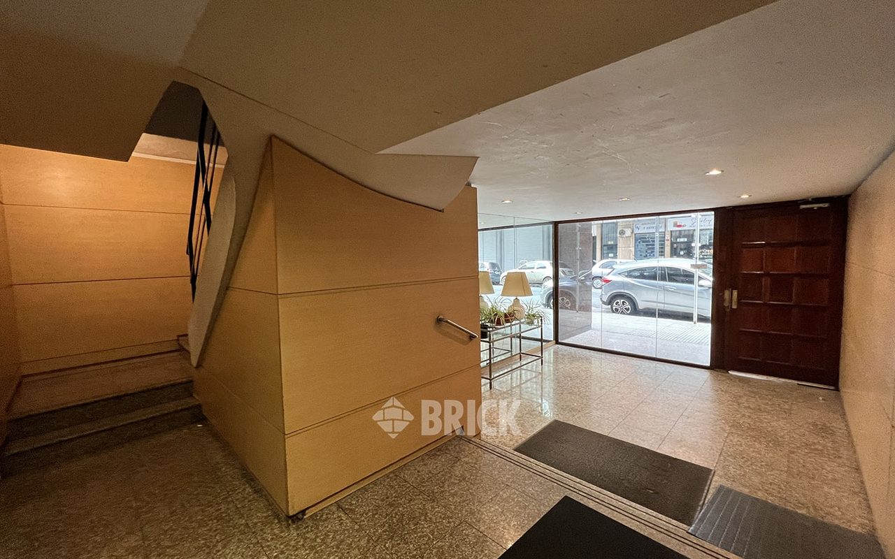 OLAZABAL al 2800 Piso 8 26