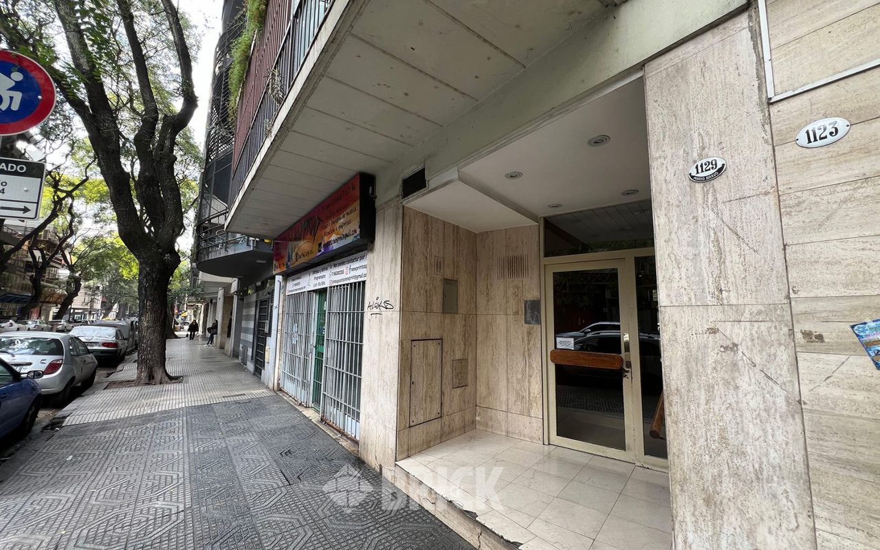 BRAVO, MARIO al 1100 Piso 1 18