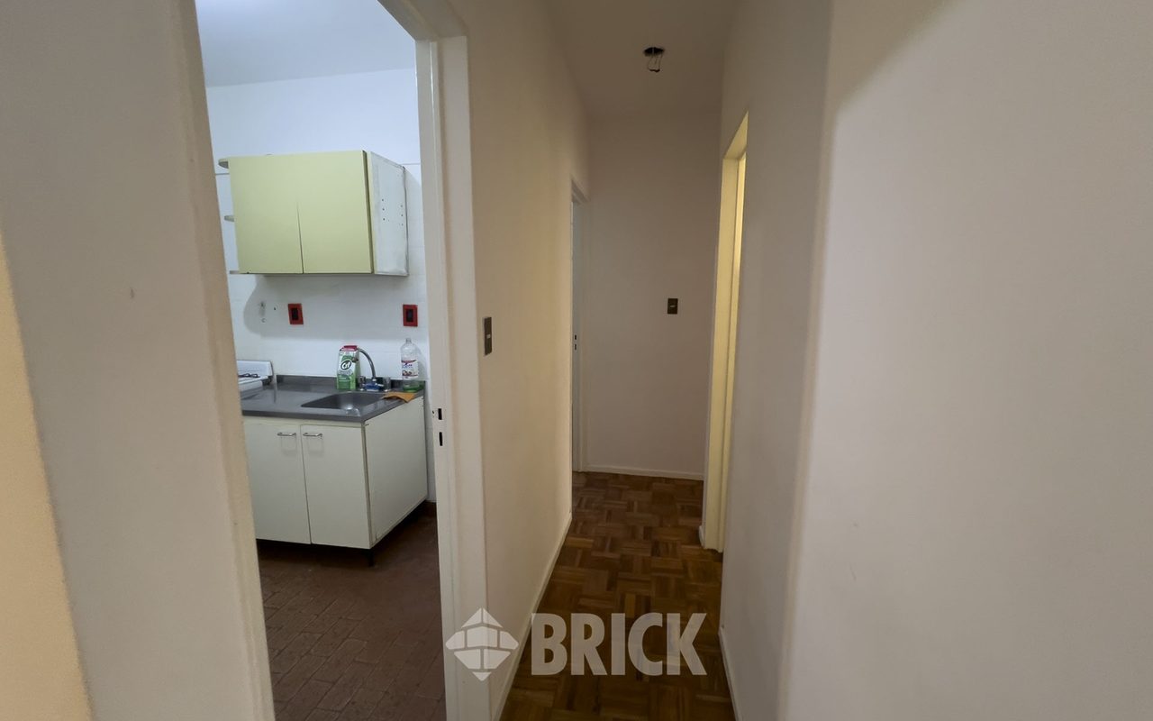 BRAVO, MARIO al 1100 Piso 1 5