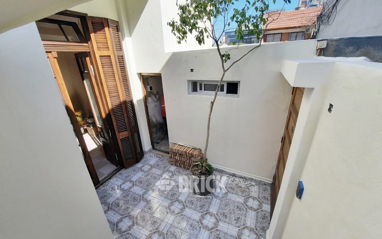 ARRIOLA al 0 Piso PB 19