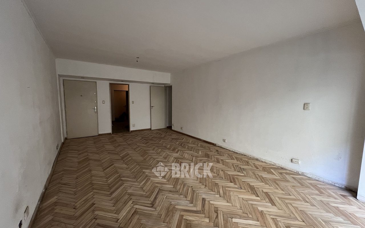 TUCUMAN al 2200 Piso 2 4