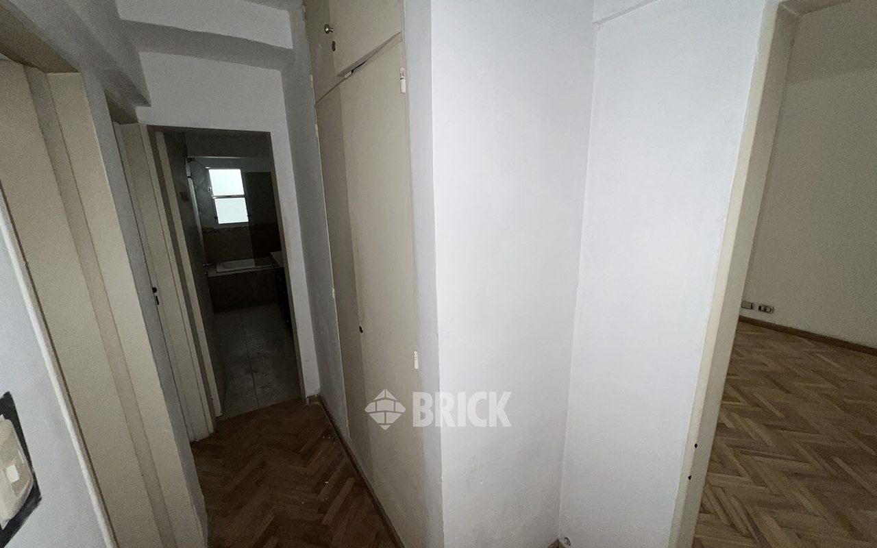 TUCUMAN al 2200 Piso 2 5