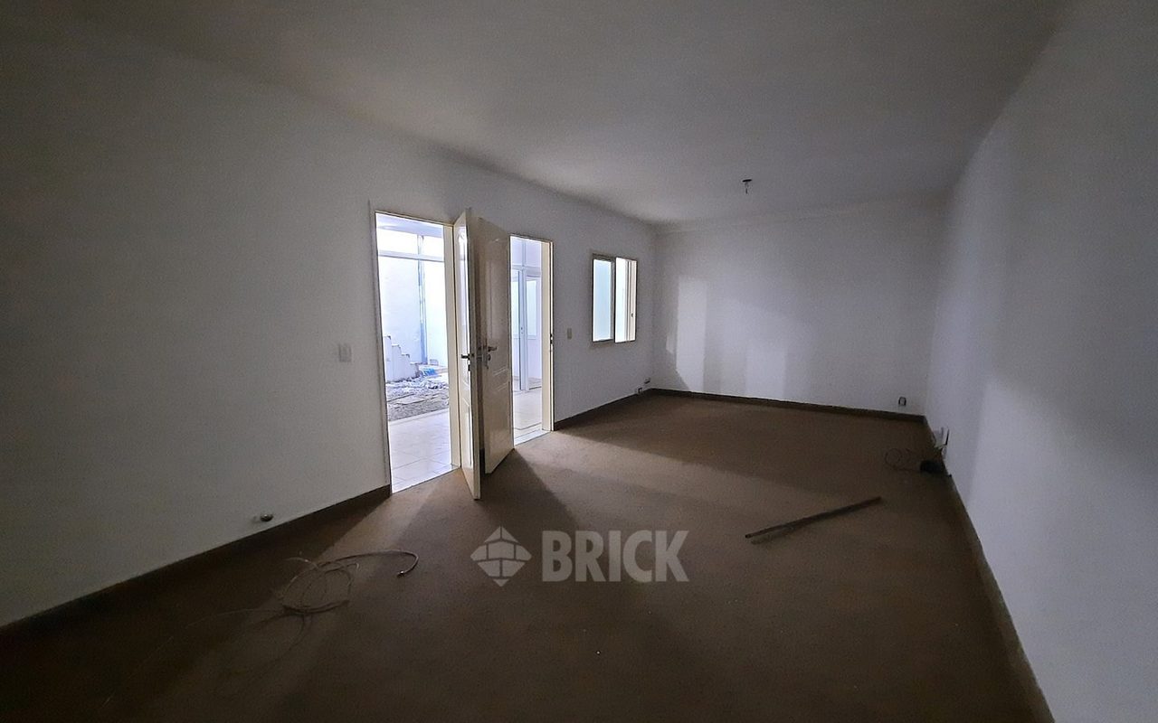 CALVO, CARLOS al 1100 18