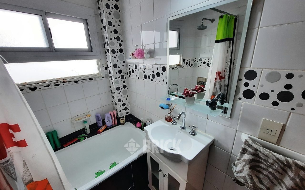 GOMEZ, VALENTIN al 2900 Piso 9 17