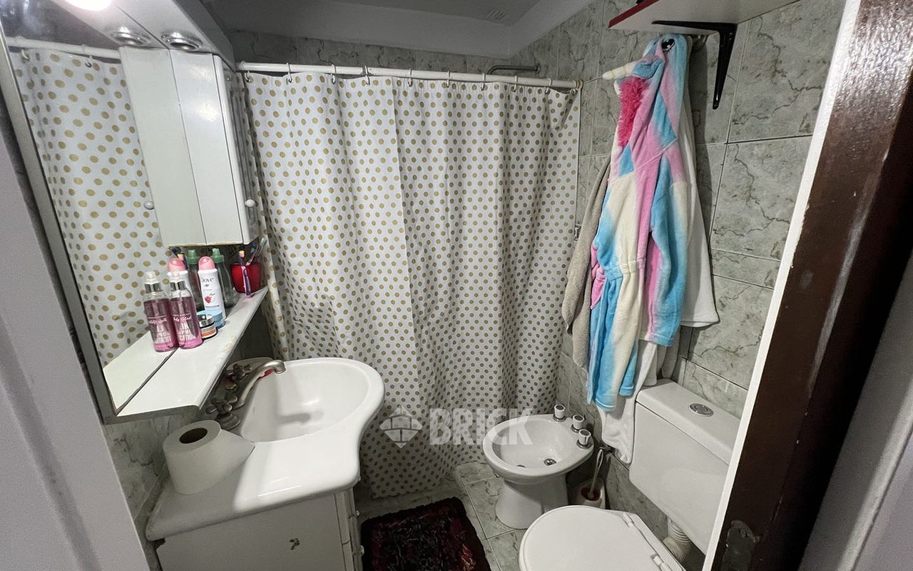 LOPE DE VEGA, AV. al 1300 Piso 1 8