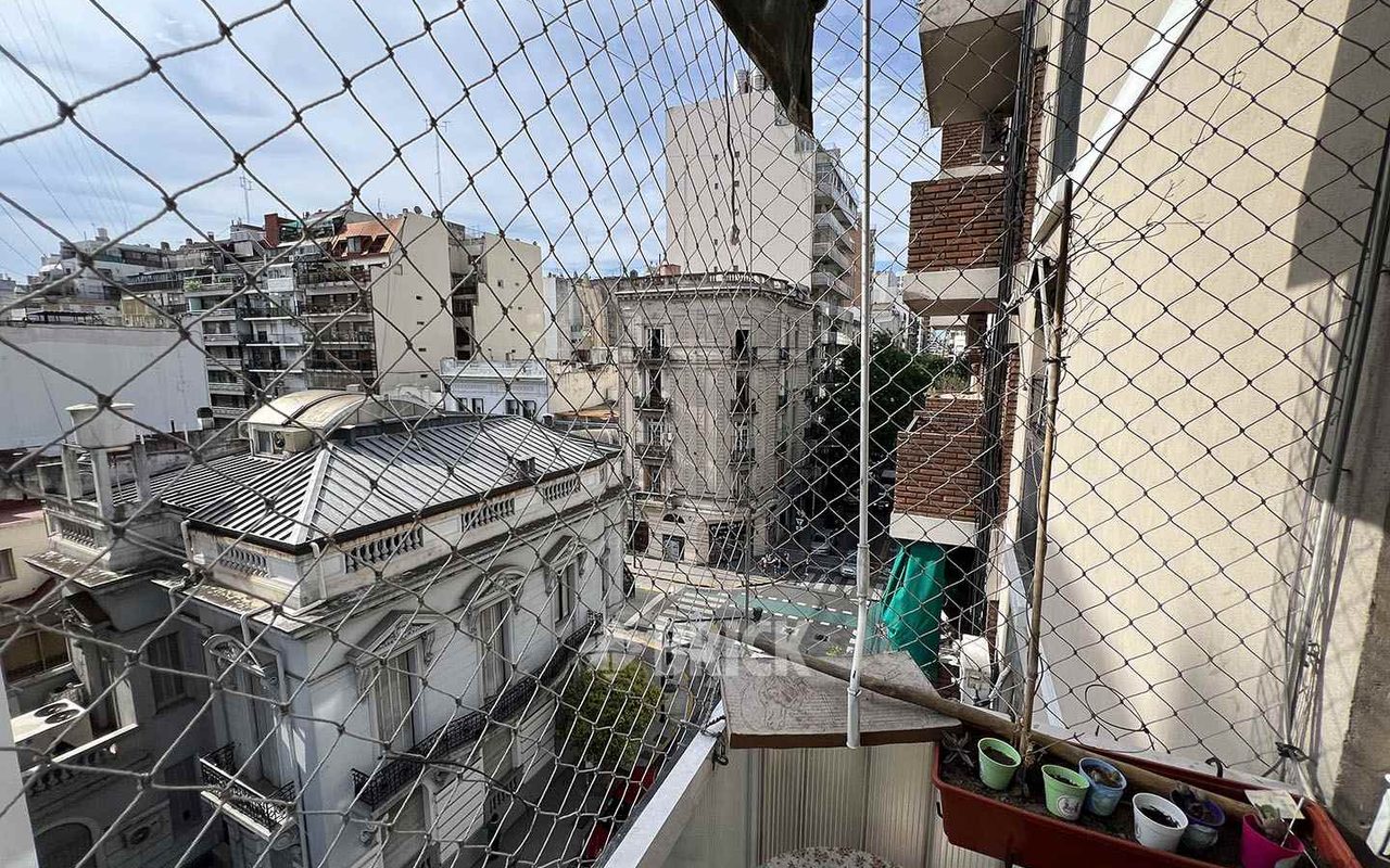 ECUADOR al 1100 Piso 5 6