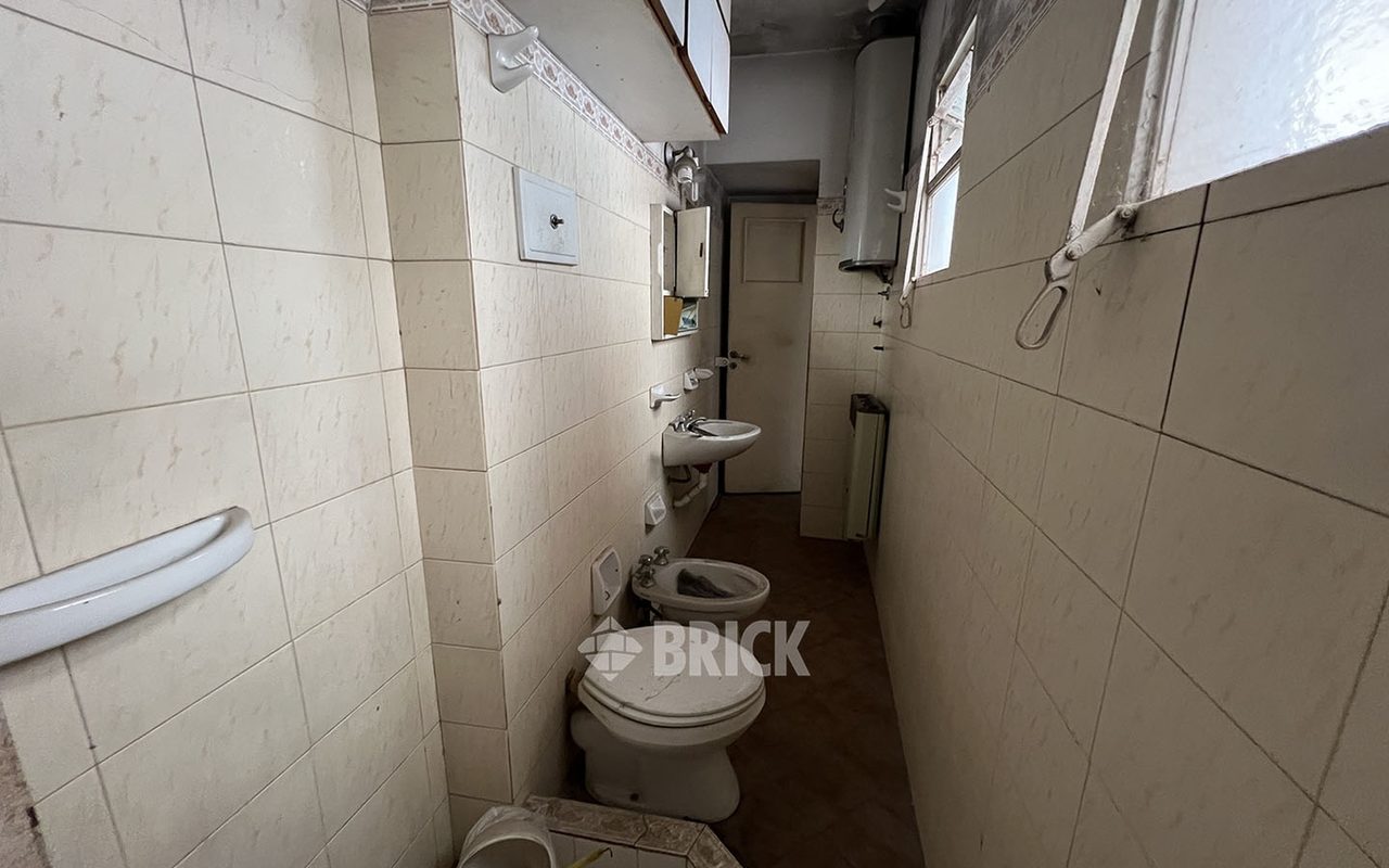 AVELLANEDA, AV. al 1800 Piso PB 8