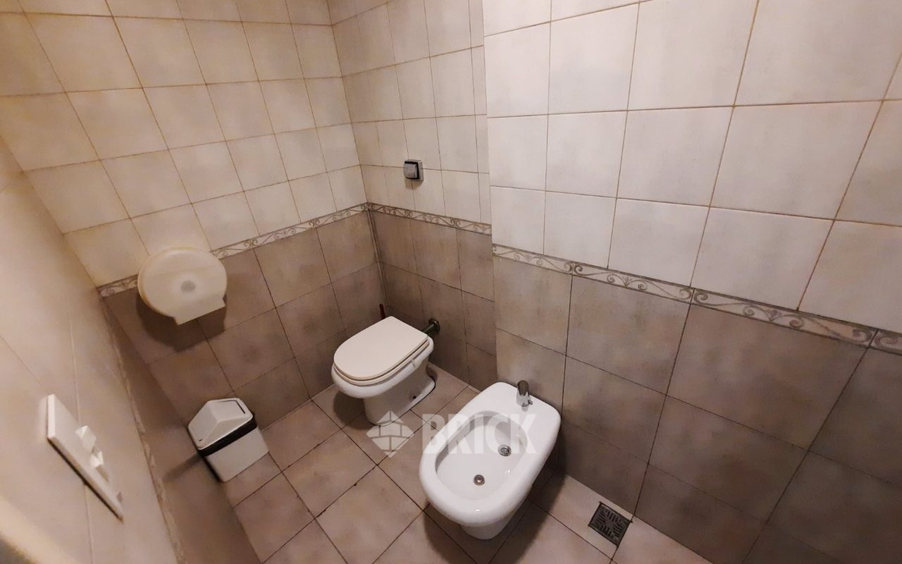 CORRIENTES, AV. al 1300 Piso 2 24