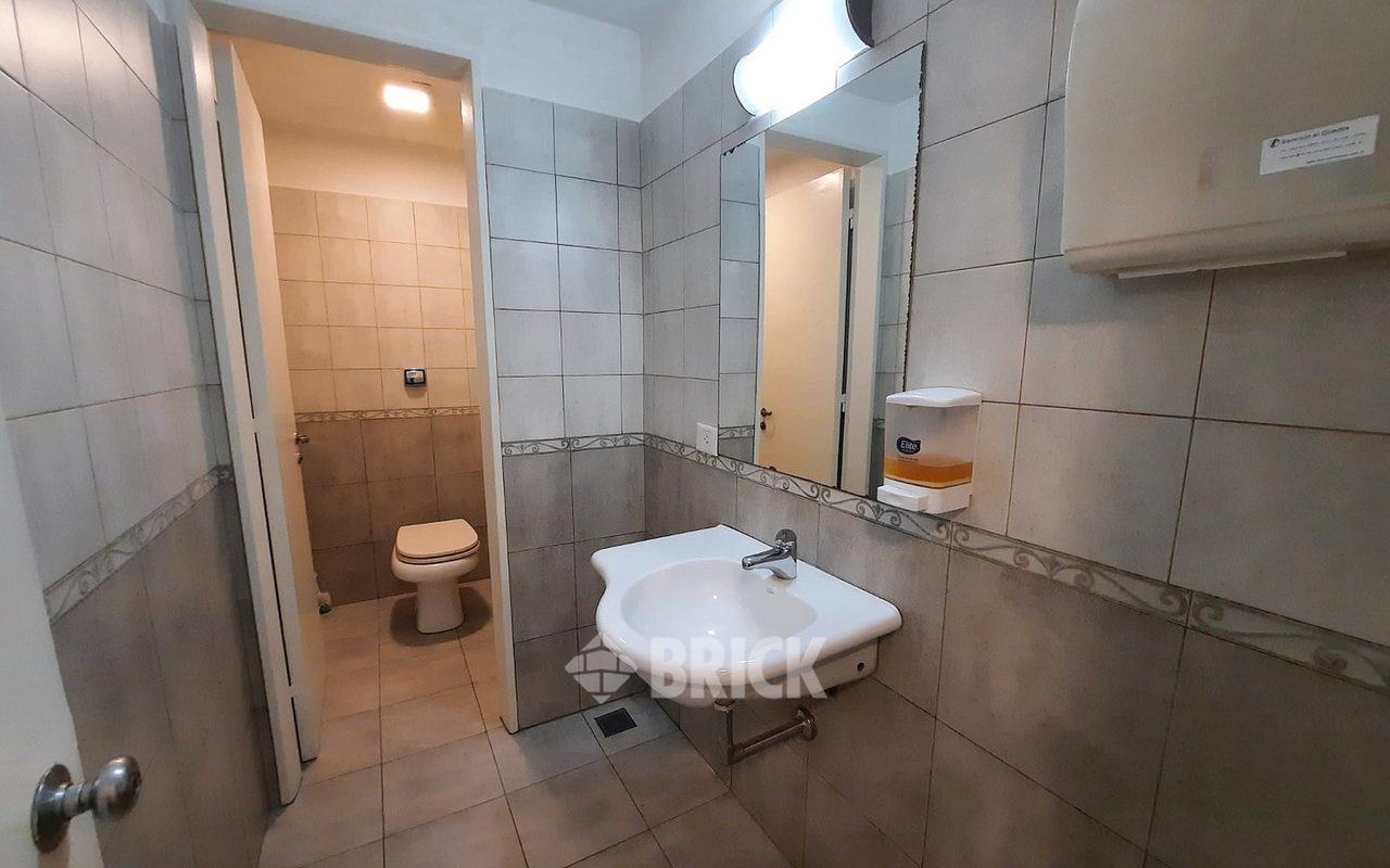 CORRIENTES, AV. al 1300 Piso 2 26