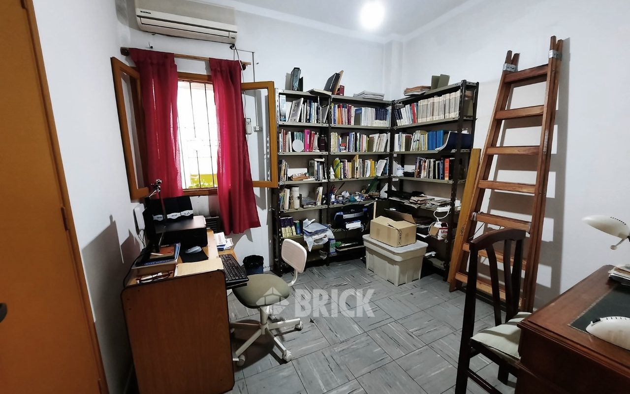 MORELOS al 300 Piso PB 15