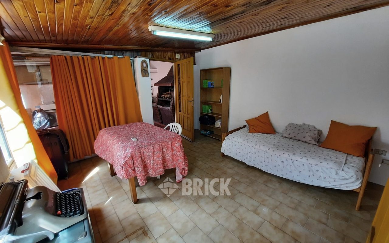 MORELOS al 300 Piso PB 19