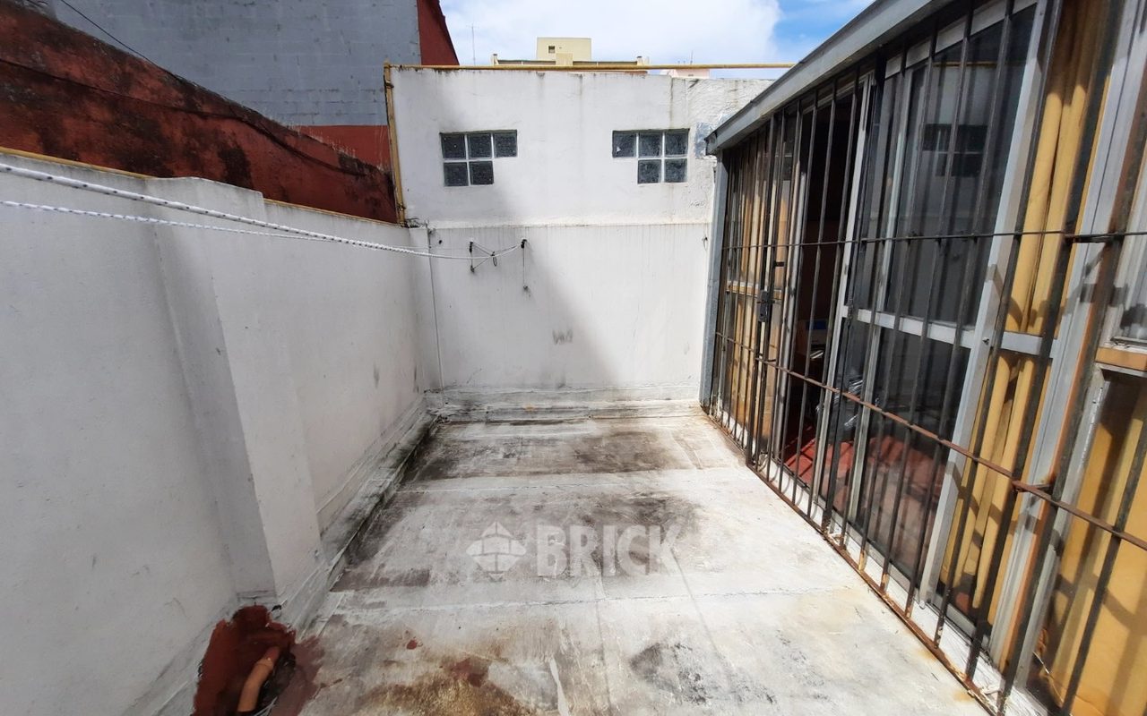 MORELOS al 300 Piso PB 25