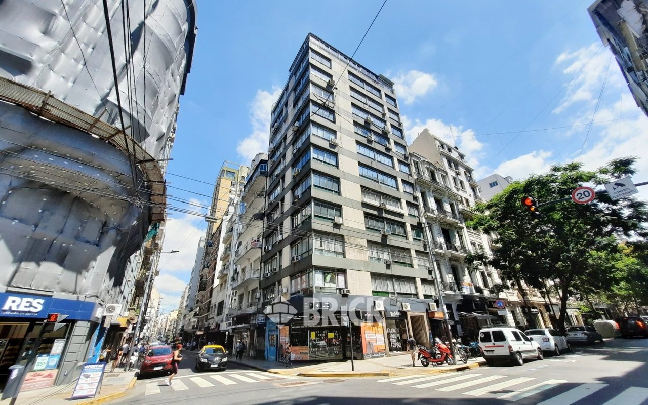 LAVALLE al 1500 Piso 1 24