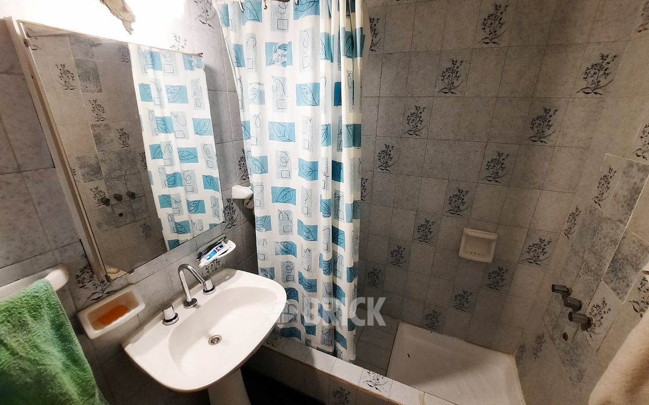 IGUAZU al 1500 Piso 3 12