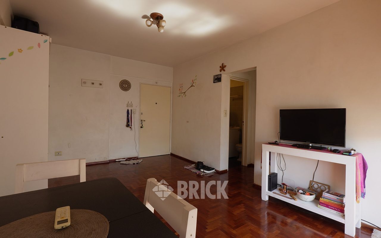 COLOMBRES al 400 Piso 6 3