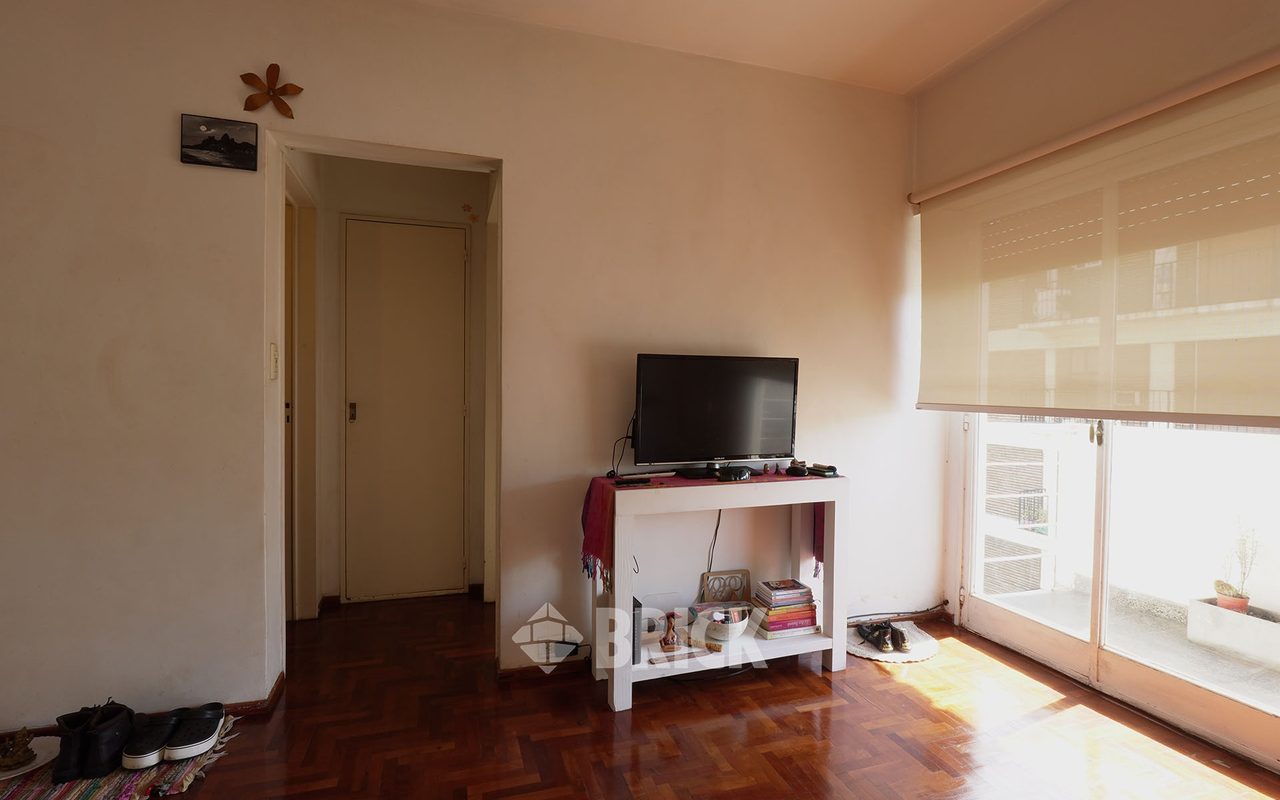 COLOMBRES al 400 Piso 6 4