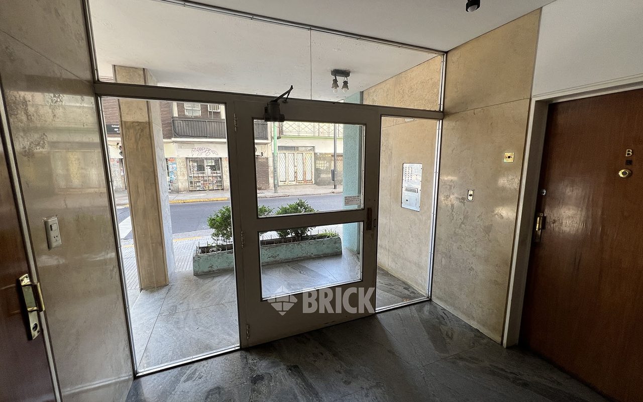 COLOMBRES al 400 Piso 6 8