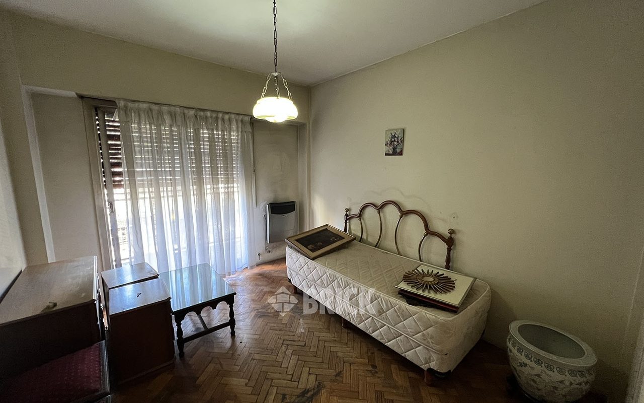 MORENO, JOSE MARIA, AV. al 700 Piso 2 11