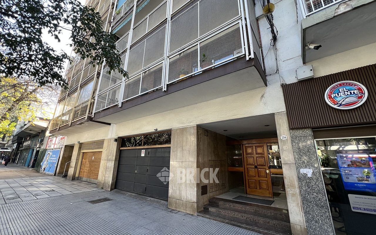 MORENO, JOSE MARIA, AV. al 700 Piso 2 28