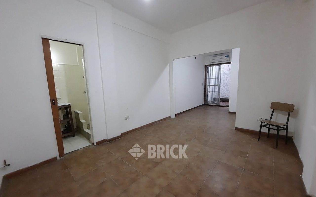 DONADO al 2200 Piso PB 4