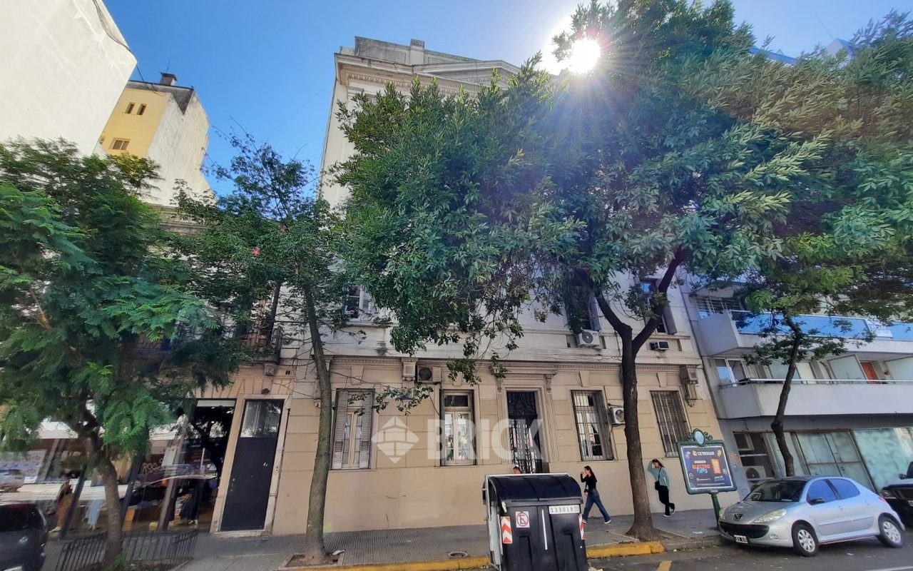 INDEPENDENCIA, AV. al 1200 Piso 1 26