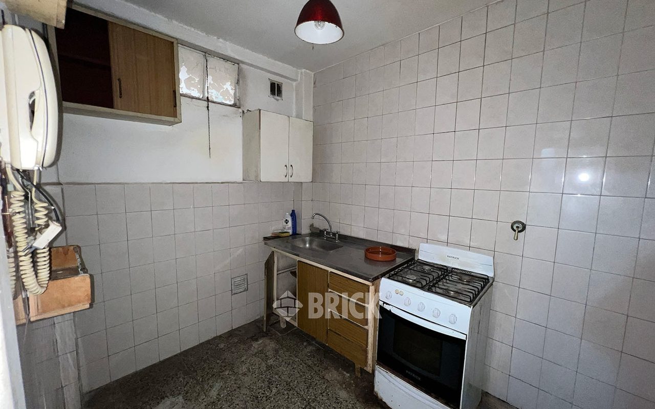 TRELLES, MANUEL al 2400 Piso PB 11