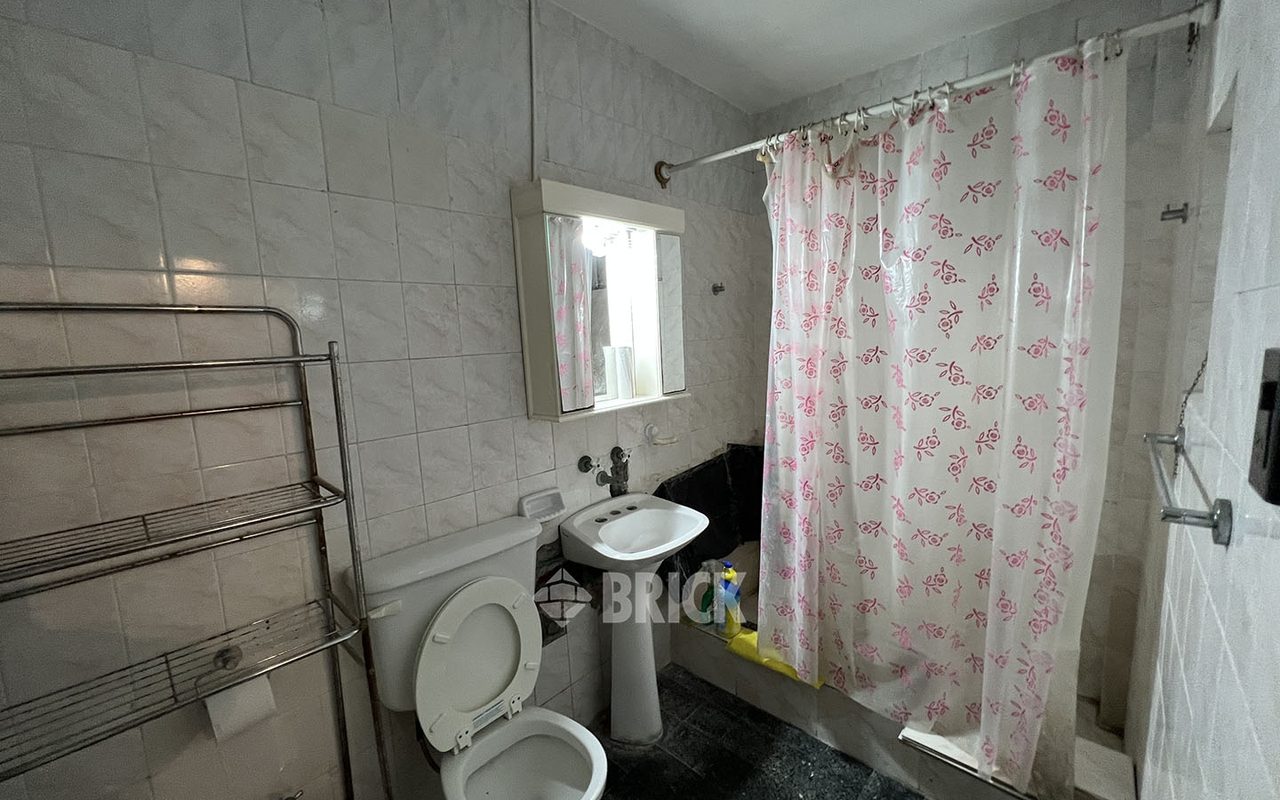 TRELLES, MANUEL al 2400 Piso PB 17