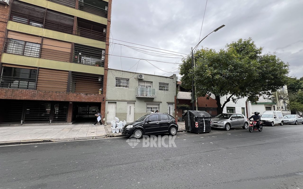 TRELLES, MANUEL al 2400 Piso PB 18