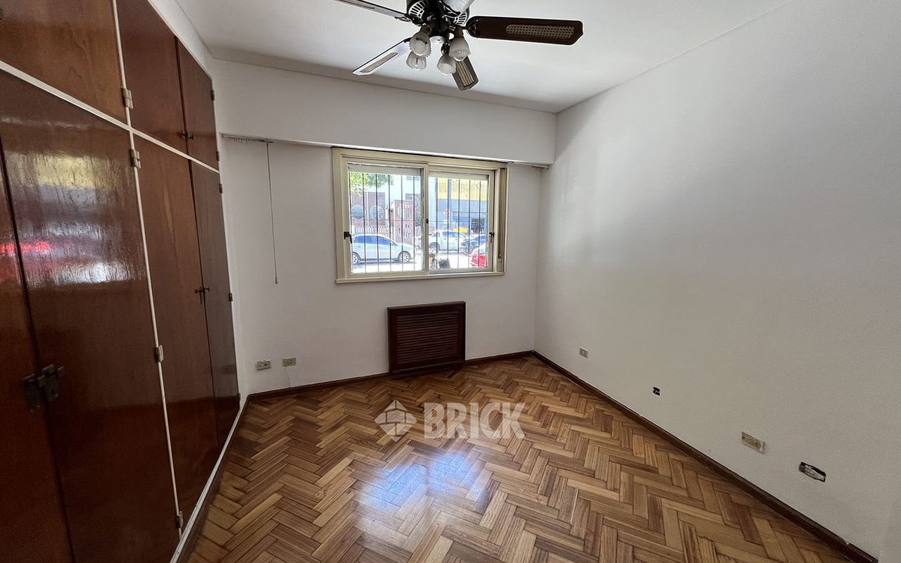 SAN JUAN, AV. al 1400 Piso PB 10