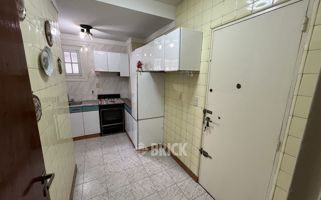 SAN JUAN, AV. al 1400 Piso PB 12