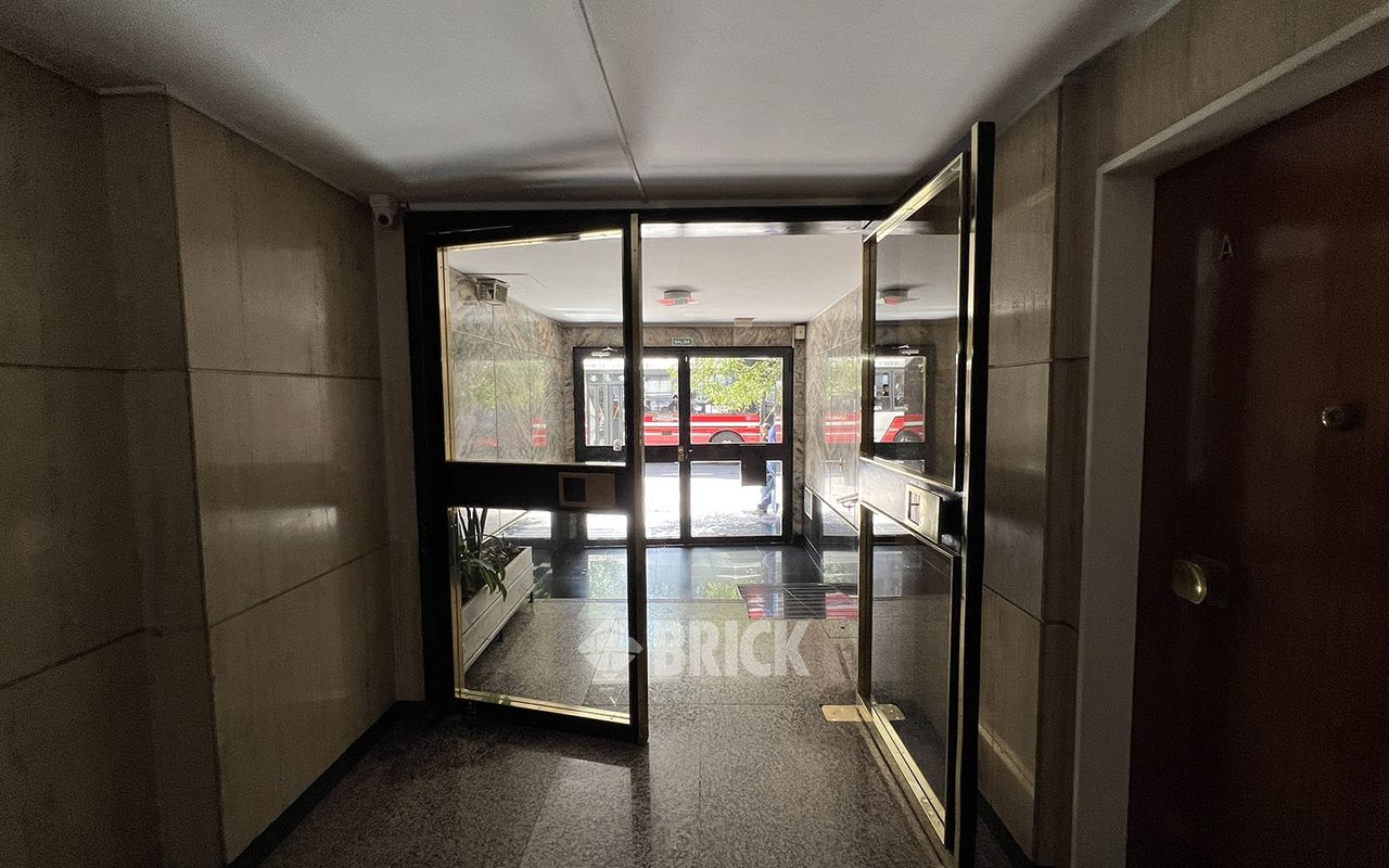 SAN JUAN, AV. al 1400 Piso PB 20