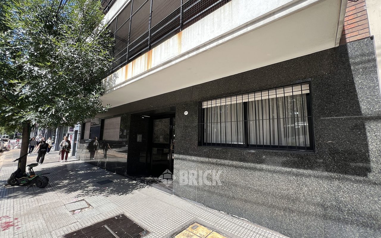 SAN JUAN, AV. al 1400 Piso PB 22