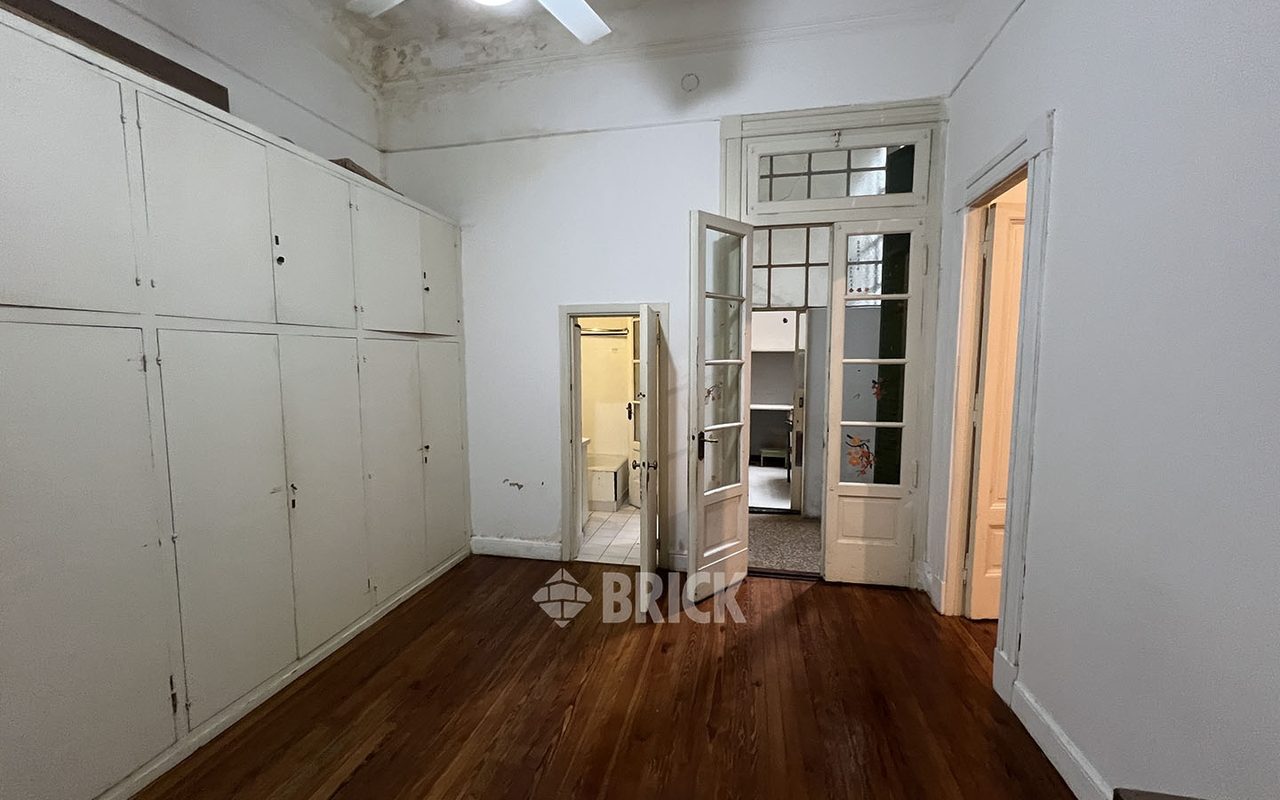 MITRE, BARTOLOME al 2600 Piso 1 11