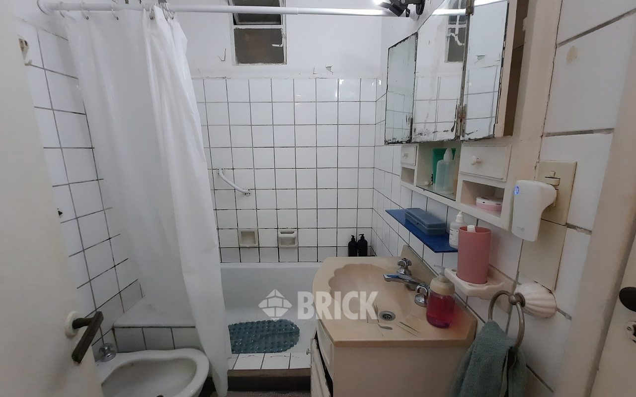 SALGUERO, JERONIMO al 2500 Piso 7 18