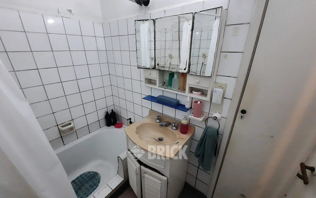 SALGUERO, JERONIMO al 2500 Piso 7 19