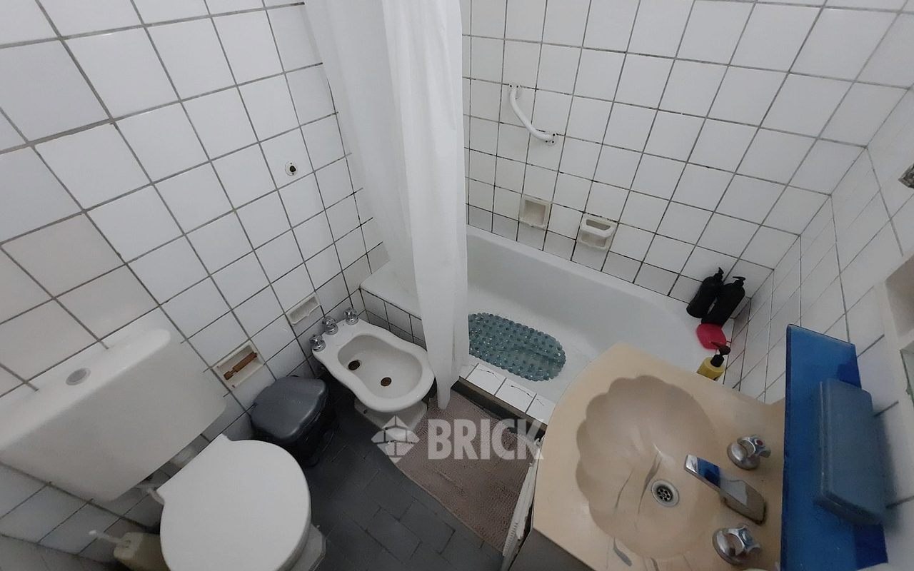 SALGUERO, JERONIMO al 2500 Piso 7 20