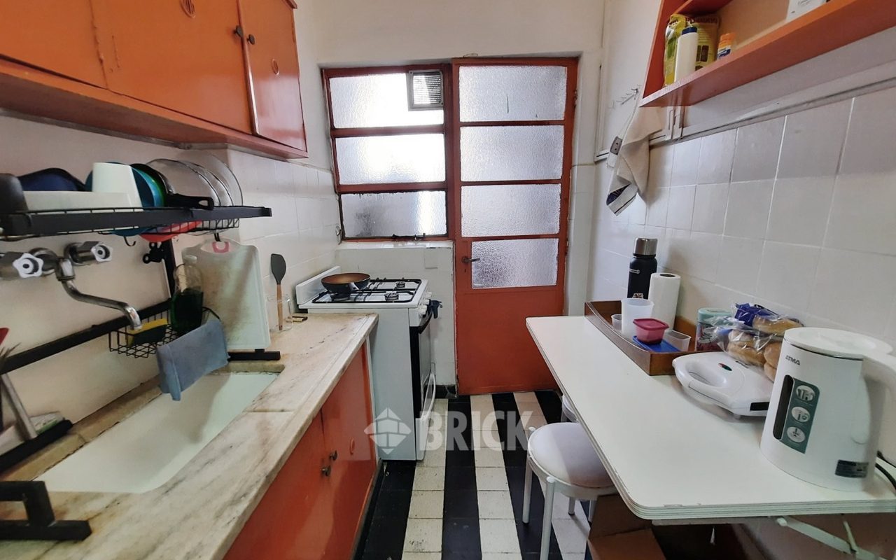 SALGUERO, JERONIMO al 2500 Piso 7 24