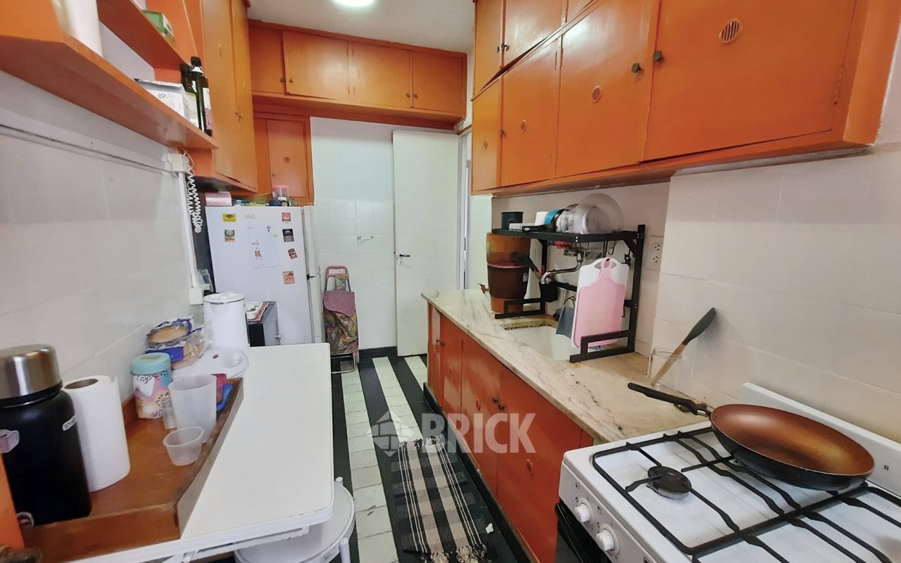 SALGUERO, JERONIMO al 2500 Piso 7 25